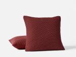 FA24_AvalonOrganicKnit_DecPillowCover20x20_Claret_B_1127