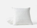 FA24_SeaRidgeOrganic_DecPillowCover22x22_AlpineWhite_A_848