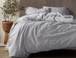 1023609_crinkled_percale_duvet_undyed_fa22_93861b66-9d99-4b3c-a6d4-56366d79f458